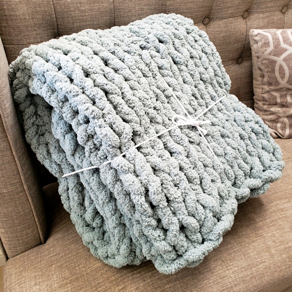 Chunky knit throw